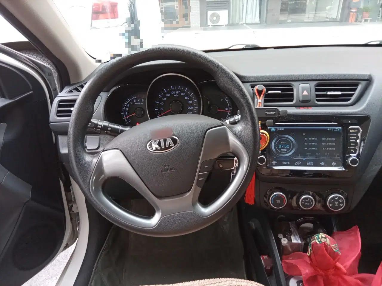 Kia K2 2015 Sedan 1.4L Automatic GLS — миниатюра 10