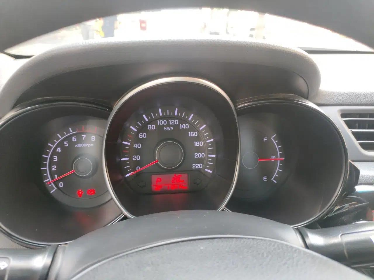 Kia K2 2015 Sedan 1.4L Automatic GLS — миниатюра 11