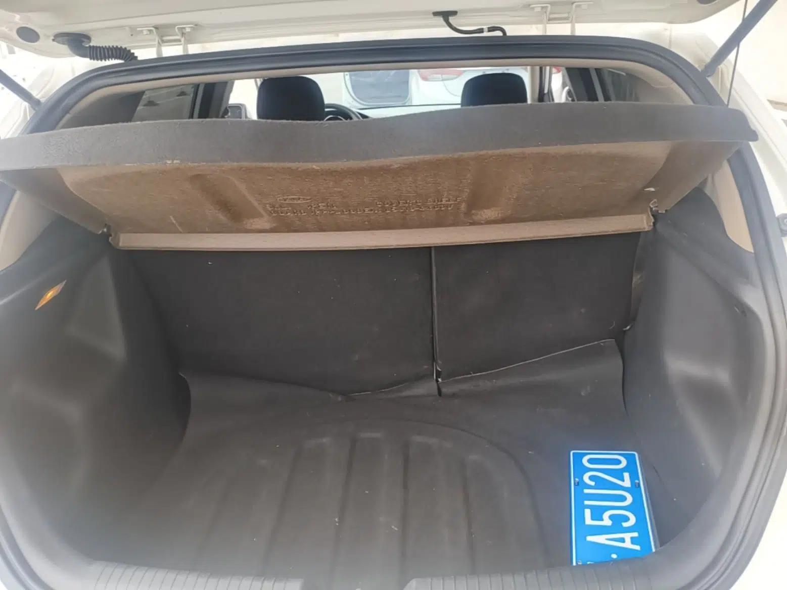 Kia K2 2012 Hatchback 1.4L MT GLS Commemorative Edition — миниатюра 27