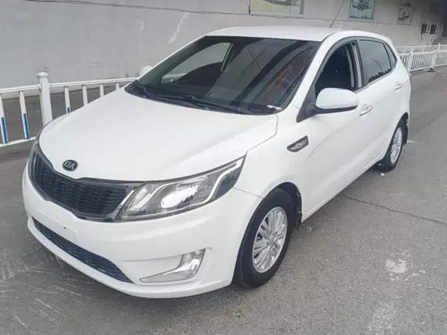 Kia K2 2012 Hatchback 1.4L MT GLS Commemorative Edition