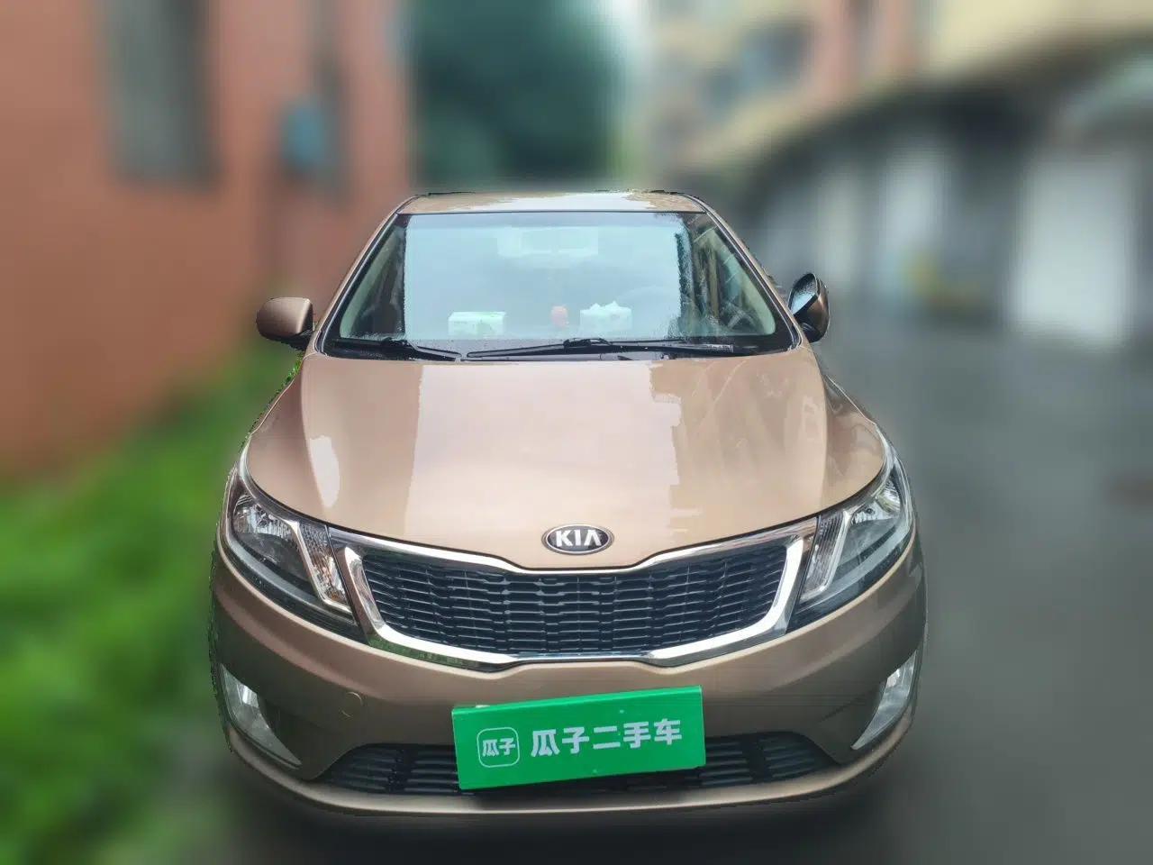 Kia K2 2012 Sedan 1.4L Automatic GLS Commemorative Edition — миниатюра 2