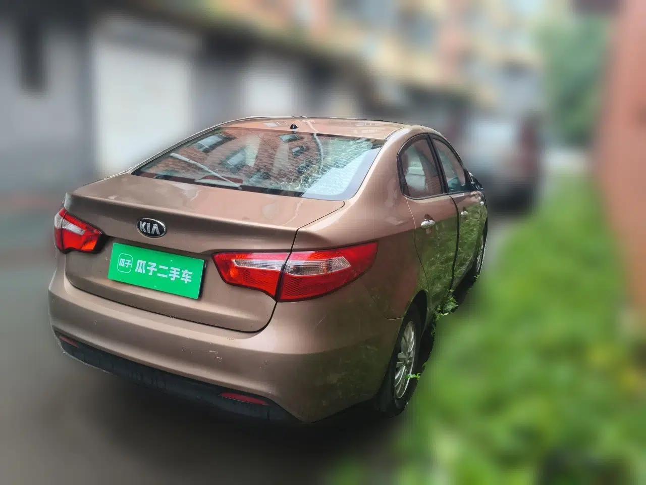 Kia K2 2012 Sedan 1.4L Automatic GLS Commemorative Edition — миниатюра 6