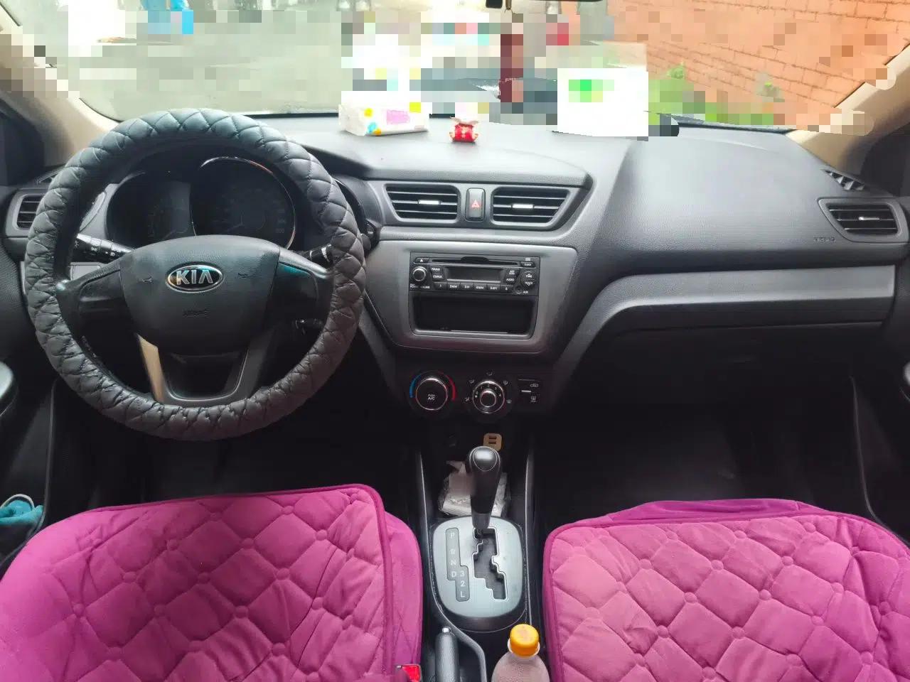 Kia K2 2012 Sedan 1.4L Automatic GLS Commemorative Edition — миниатюра 9