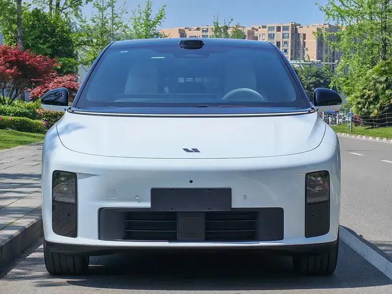 Li Auto i6 2025 Two-Wheel Drive Standard Edition — миниатюра 2