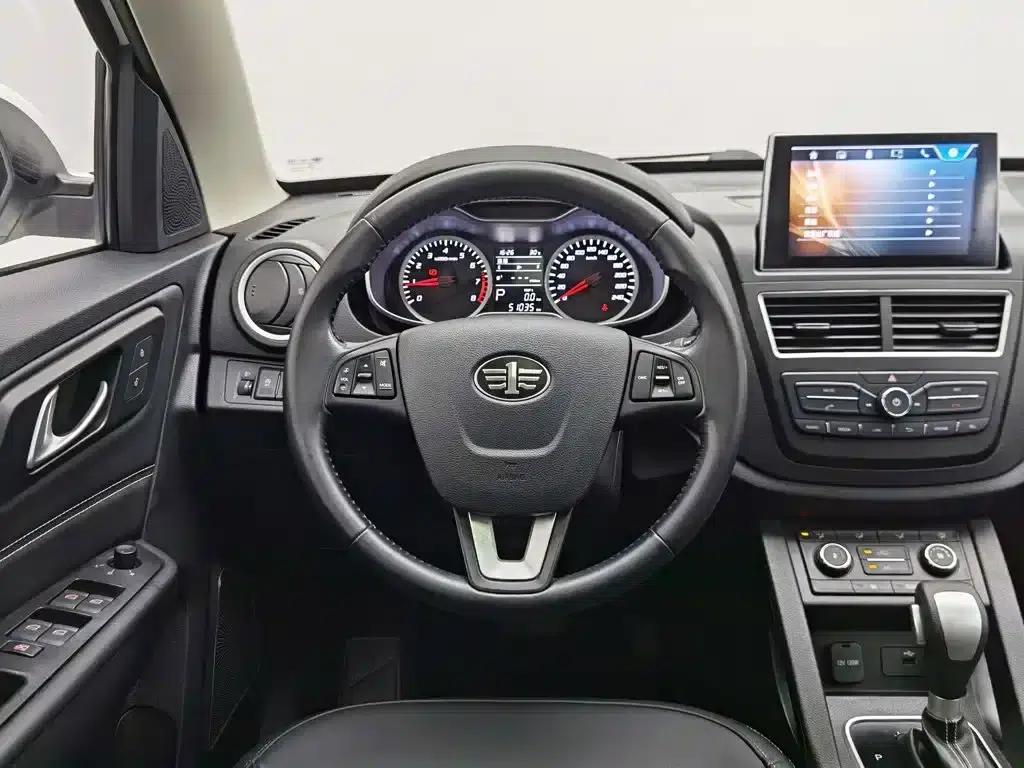 Bestune X40 2018 Popular Edition 1.6L Automatic Luxury — миниатюра 11