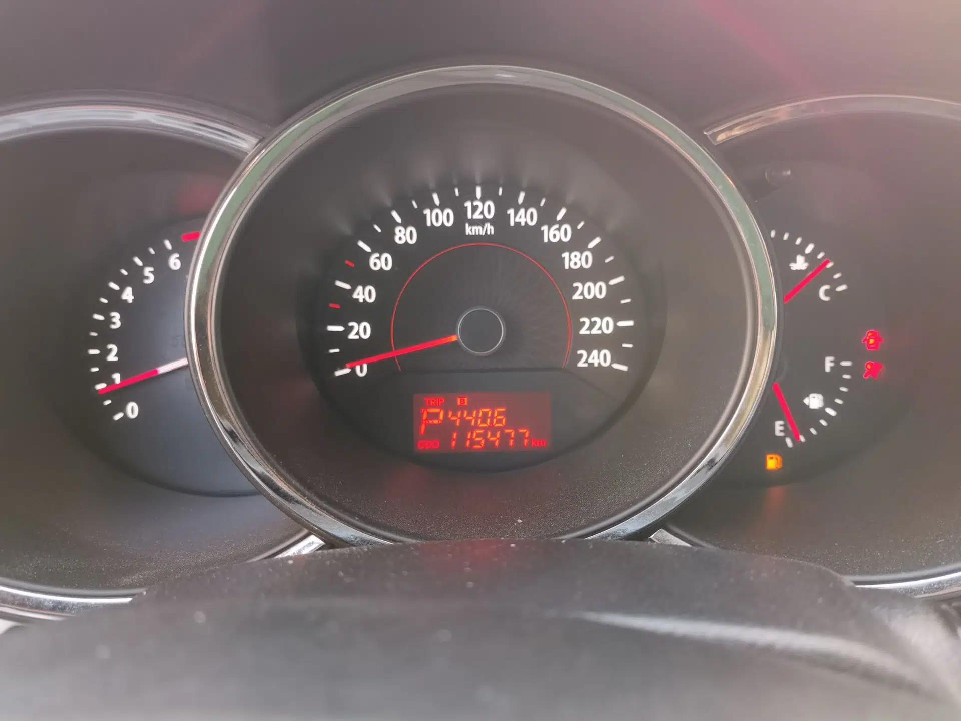 Kia Sorento 2012 2.4L Gasoline Comfort Edition — миниатюра 11