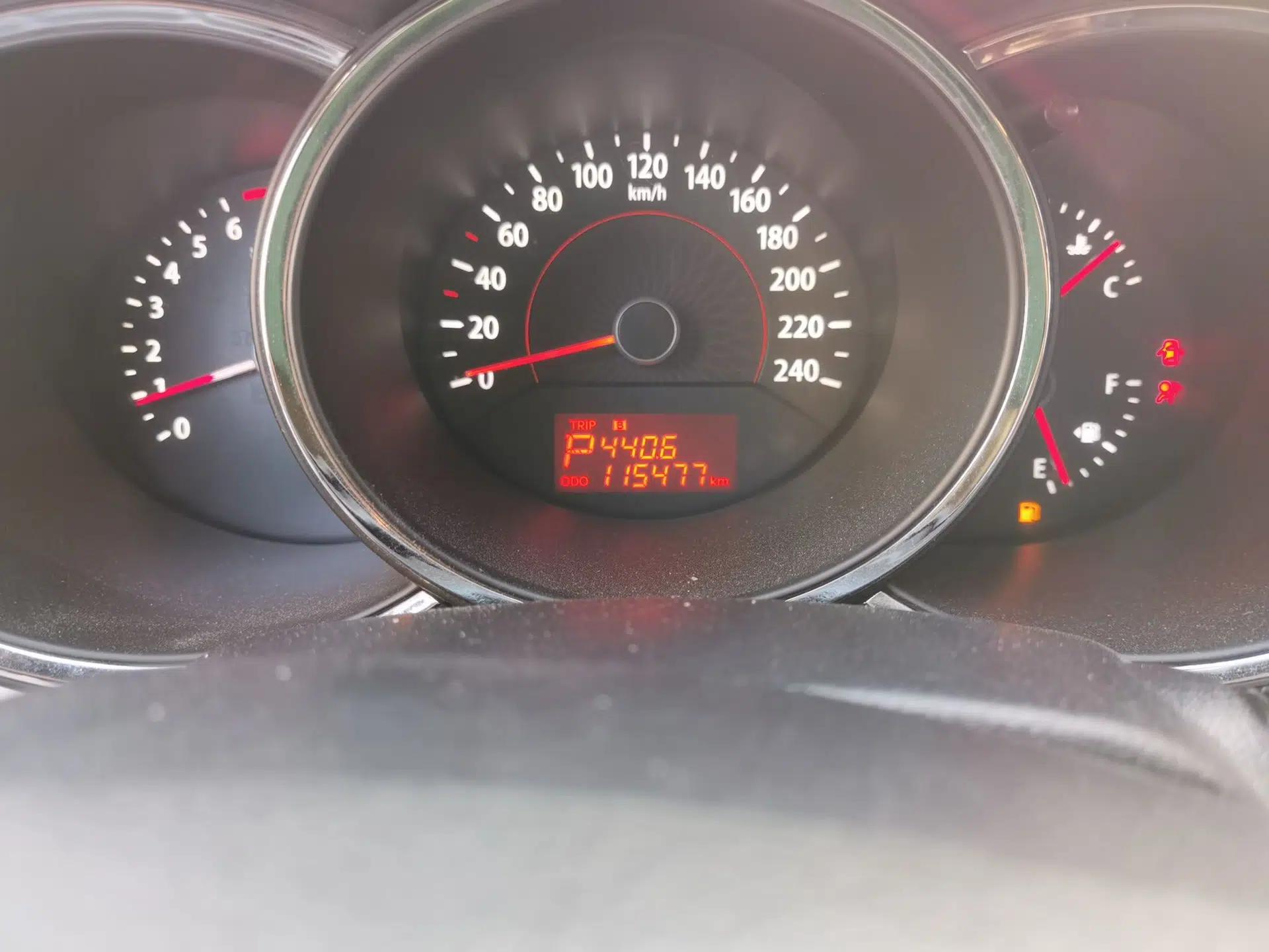 Kia Sorento 2012 2.4L Gasoline Comfort Edition — миниатюра 12