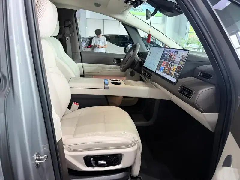 Li Auto MEGA 2024 Ultra Edition — миниатюра 11