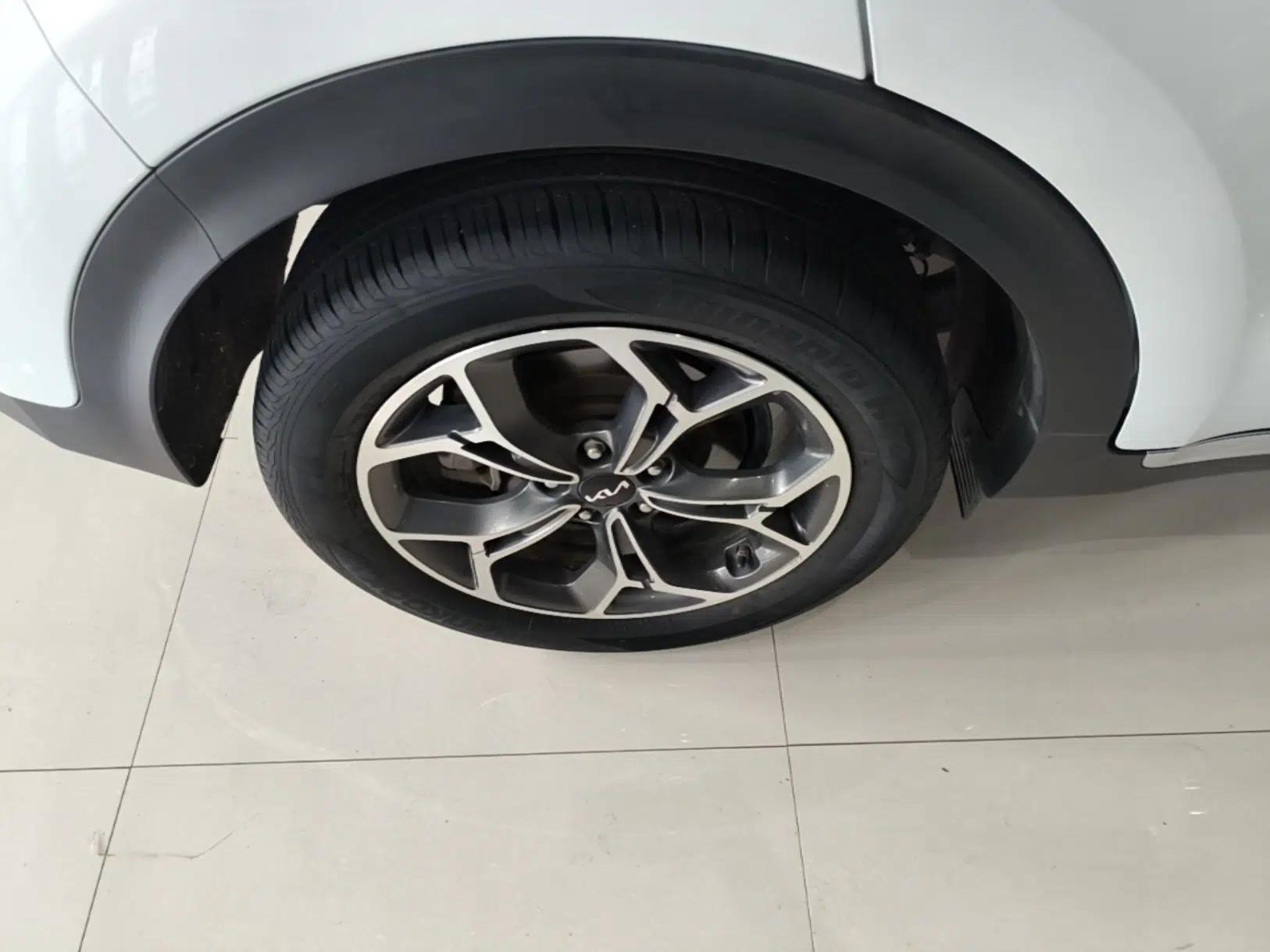 Kia KX5 2021 1.6T Automatic Two-Wheel Drive Luxury Edition — миниатюра 11