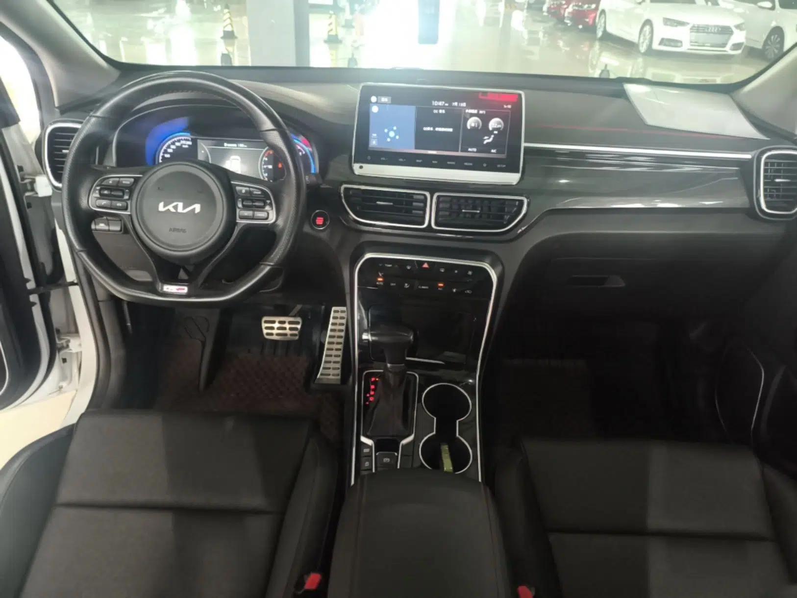 Kia KX5 2021 1.6T Automatic Two-Wheel Drive Luxury Edition — миниатюра 12