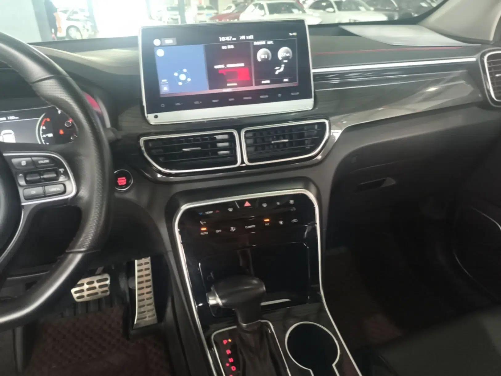 Kia KX5 2021 1.6T Automatic Two-Wheel Drive Luxury Edition — миниатюра 15