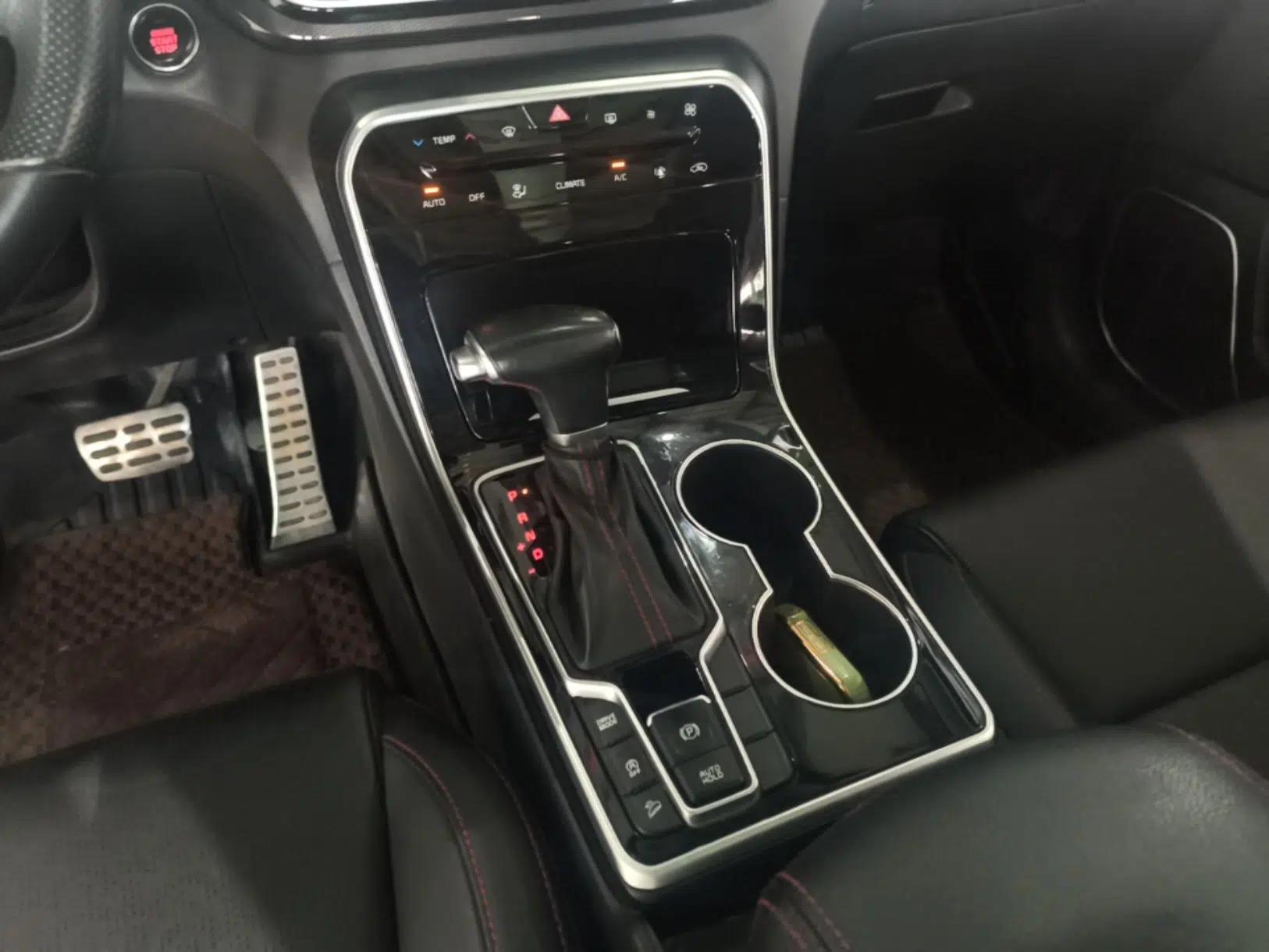 Kia KX5 2021 1.6T Automatic Two-Wheel Drive Luxury Edition — миниатюра 16