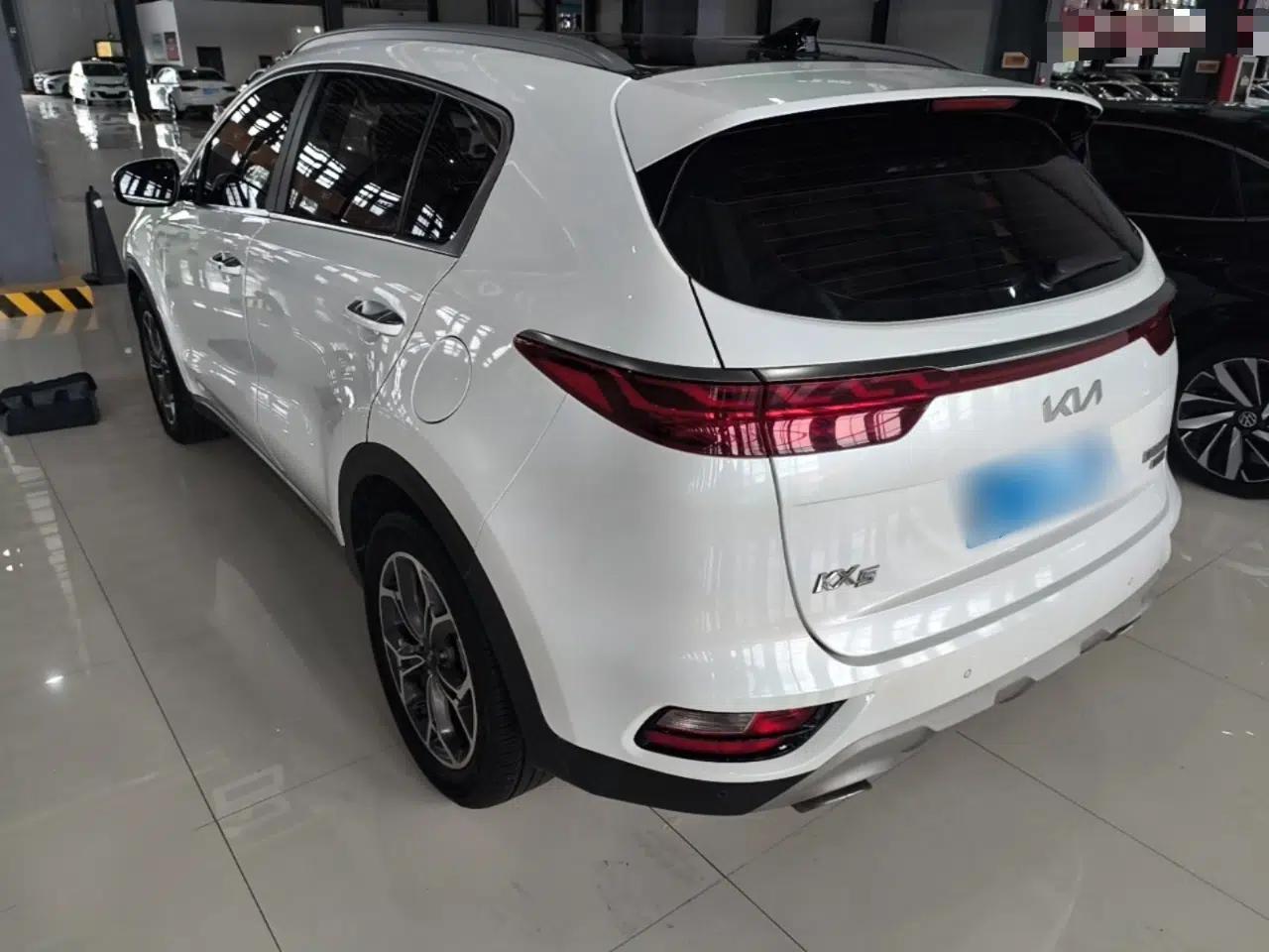 Kia KX5 2021 1.6T Automatic Two-Wheel Drive Luxury Edition — миниатюра 4