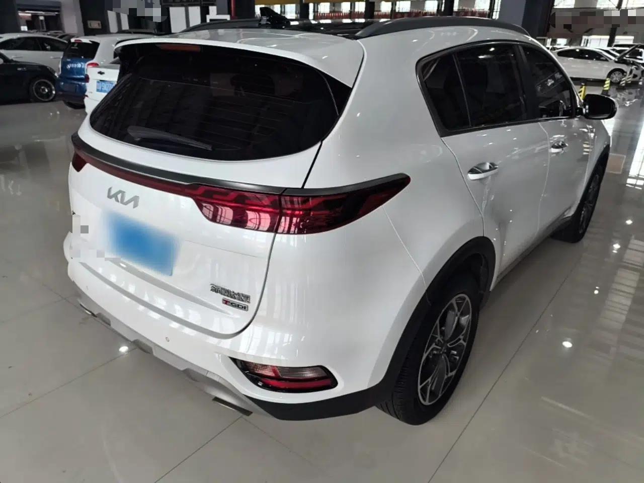 Kia KX5 2021 1.6T Automatic Two-Wheel Drive Luxury Edition — миниатюра 6