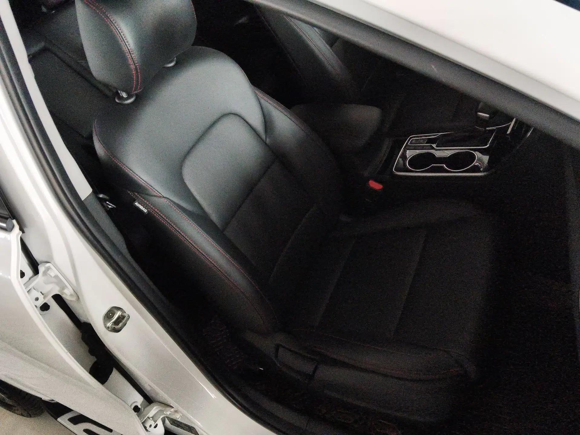Kia KX5 2019 1.6T Automatic Two-Wheel Drive Luxury Edition — миниатюра 24