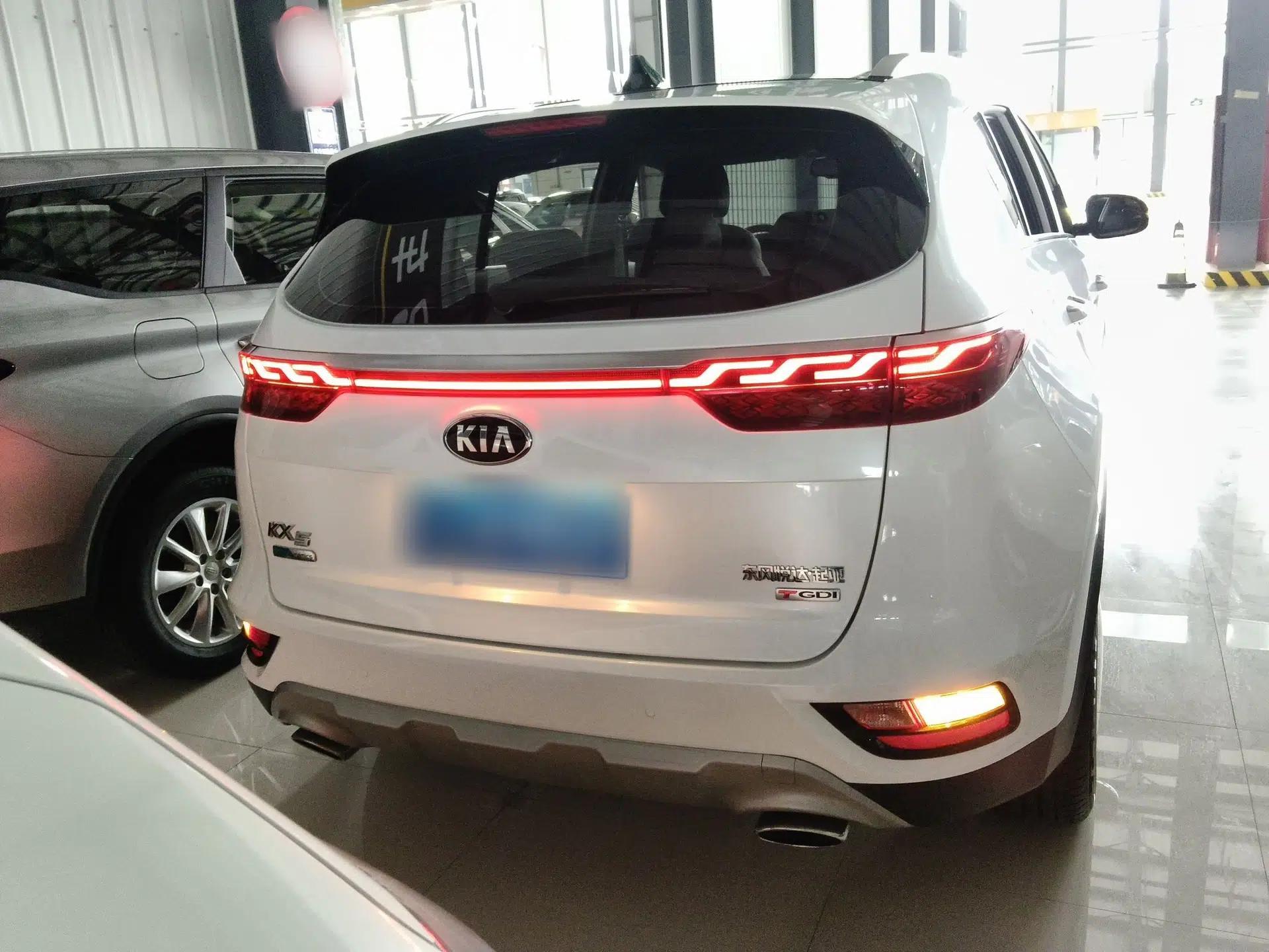 Kia KX5 2019 1.6T Automatic Two-Wheel Drive Luxury Edition — миниатюра 5