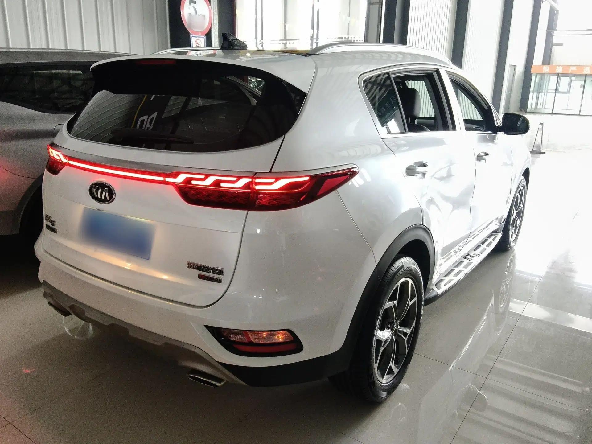 Kia KX5 2019 1.6T Automatic Two-Wheel Drive Luxury Edition — миниатюра 6