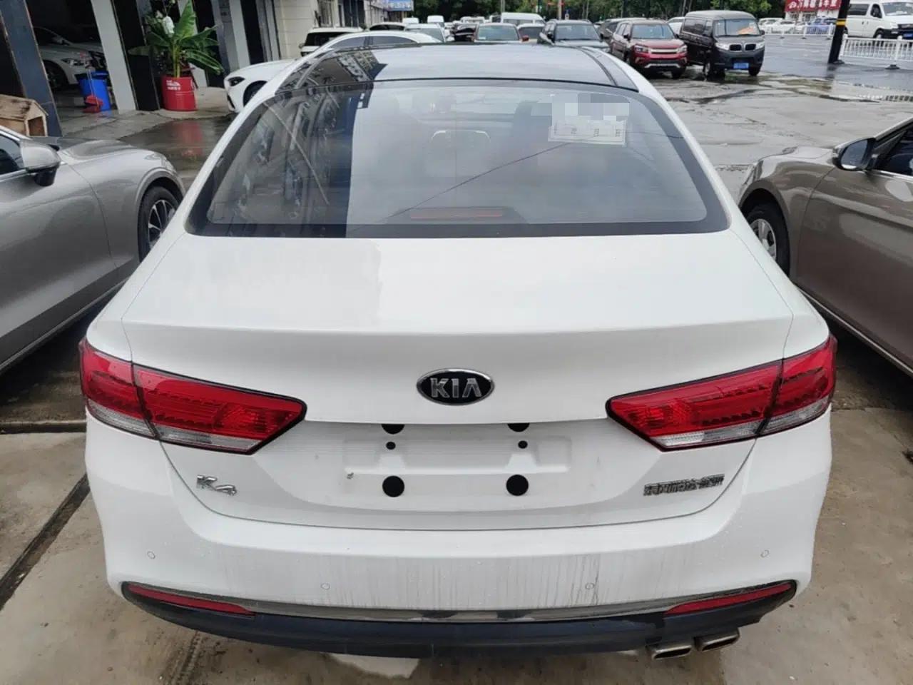 Kia K4 2014 1.8L Automatic DLX — миниатюра 5