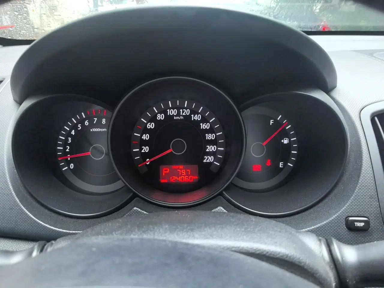 Kia Forte 2011 1.6L AT GL — миниатюра 11
