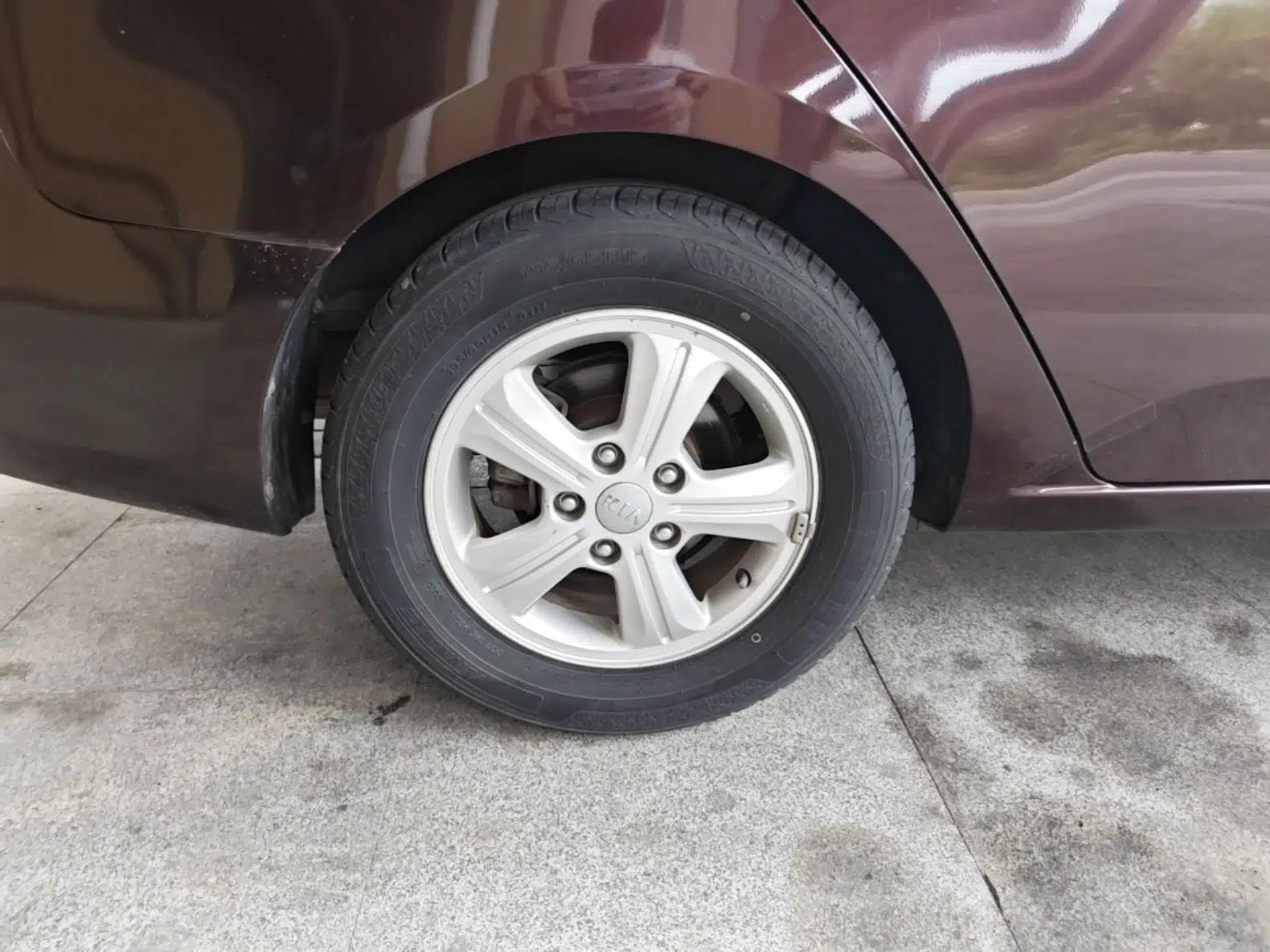 Kia Forte 2014 1.6L MT GL — миниатюра 11