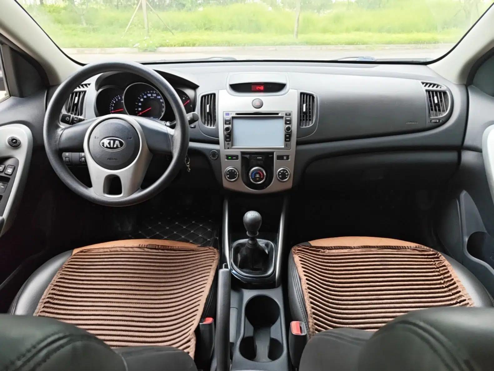Kia Forte 2014 1.6L MT GL — миниатюра 12
