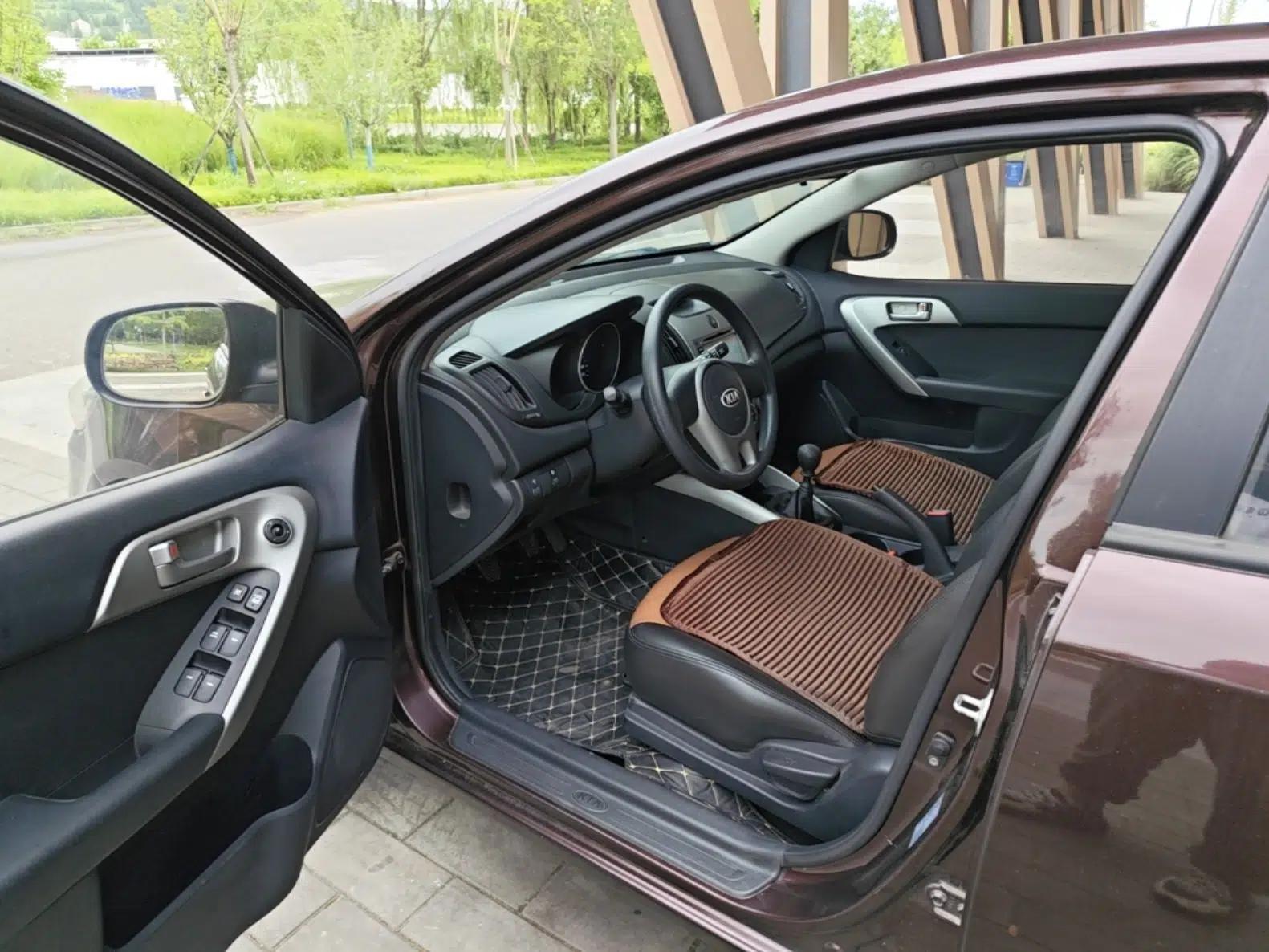 Kia Forte 2014 1.6L MT GL — миниатюра 18