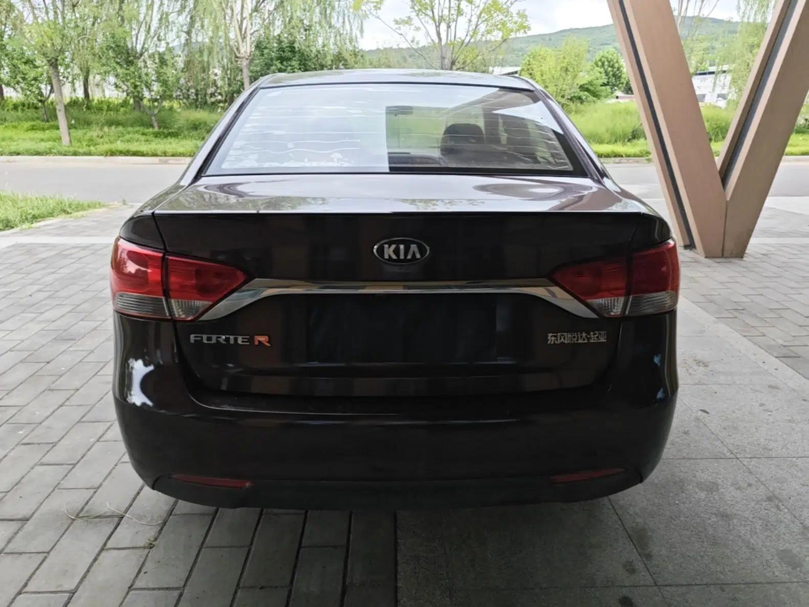 Kia Forte 2014 1.6L MT GL — миниатюра 5