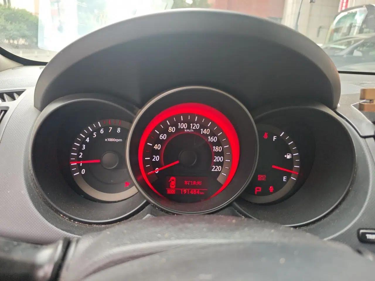 Kia Forte 2011 1.6L AT Premium — миниатюра 11
