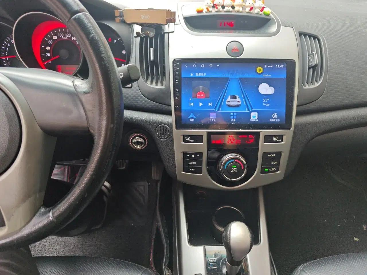Kia Forte 2011 1.6L AT Premium — миниатюра 13