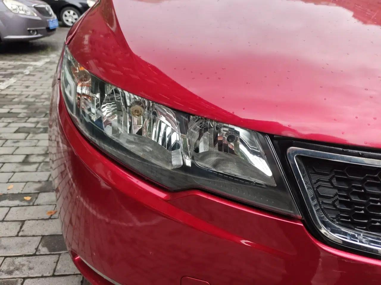 Kia Forte 2011 1.6L AT Premium — миниатюра 7