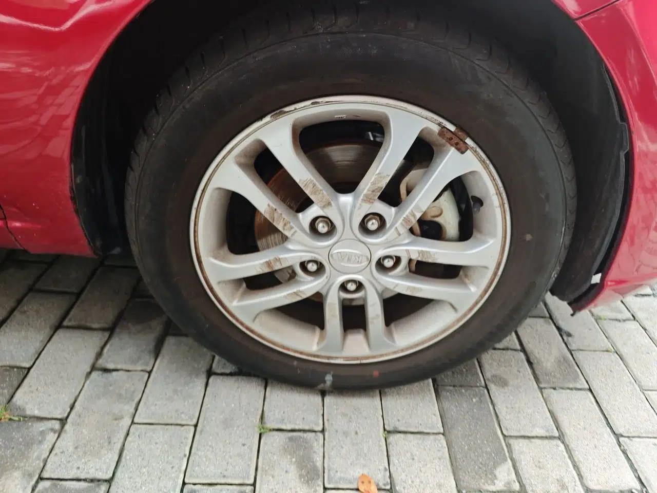 Kia Forte 2011 1.6L AT Premium — миниатюра 8