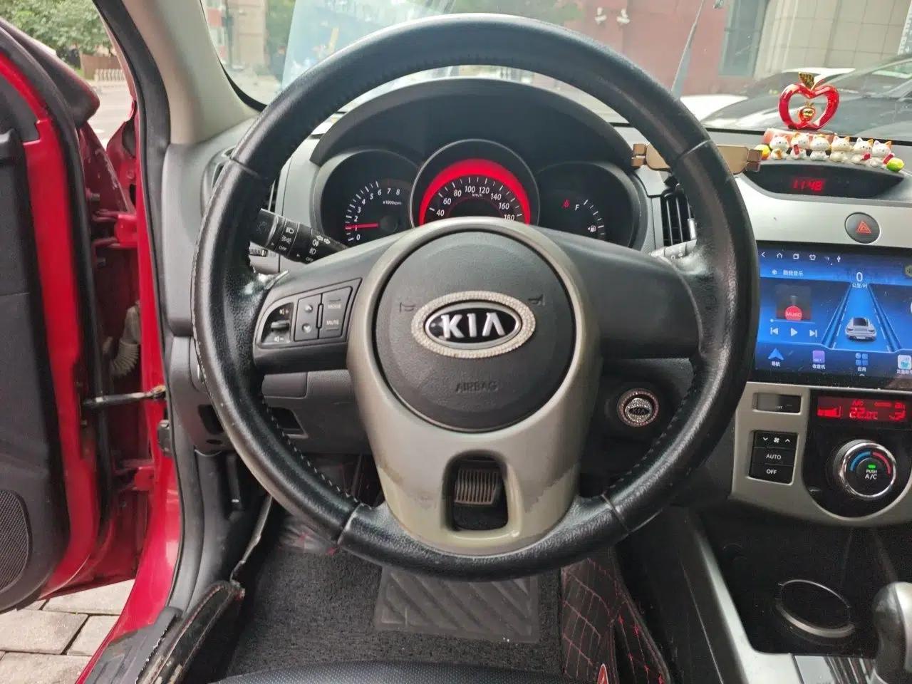 Kia Forte 2011 1.6L AT Premium — миниатюра 10
