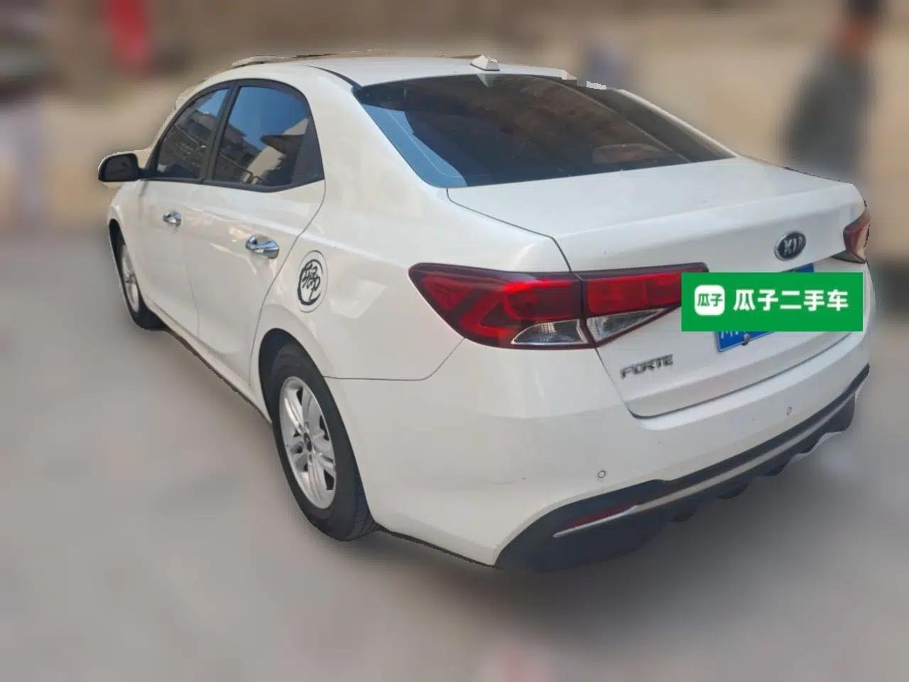 Kia Forte 2018 1.6L Manual Value Edition with Sunroof — миниатюра 4
