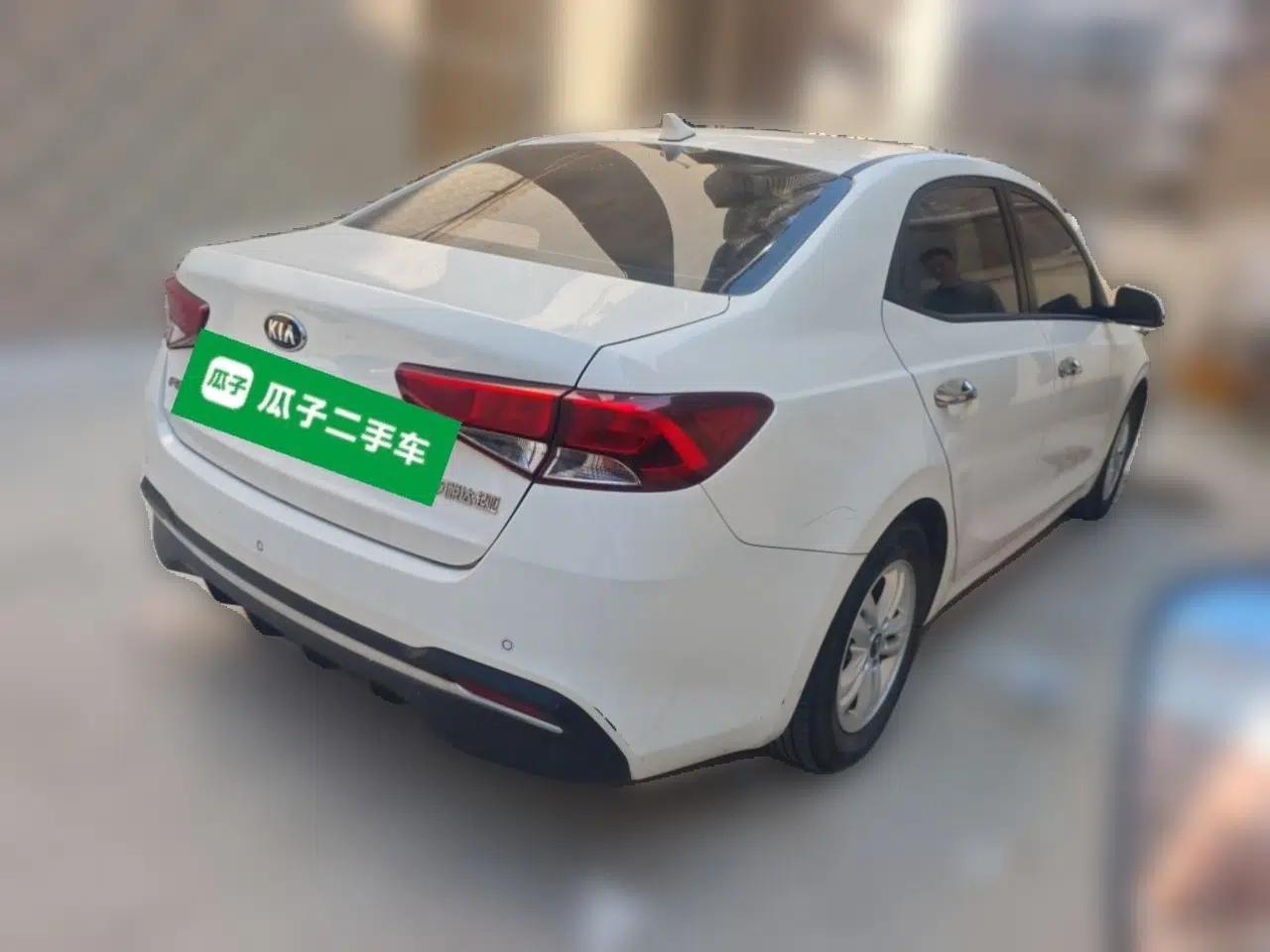 Kia Forte 2018 1.6L Manual Value Edition with Sunroof — миниатюра 6