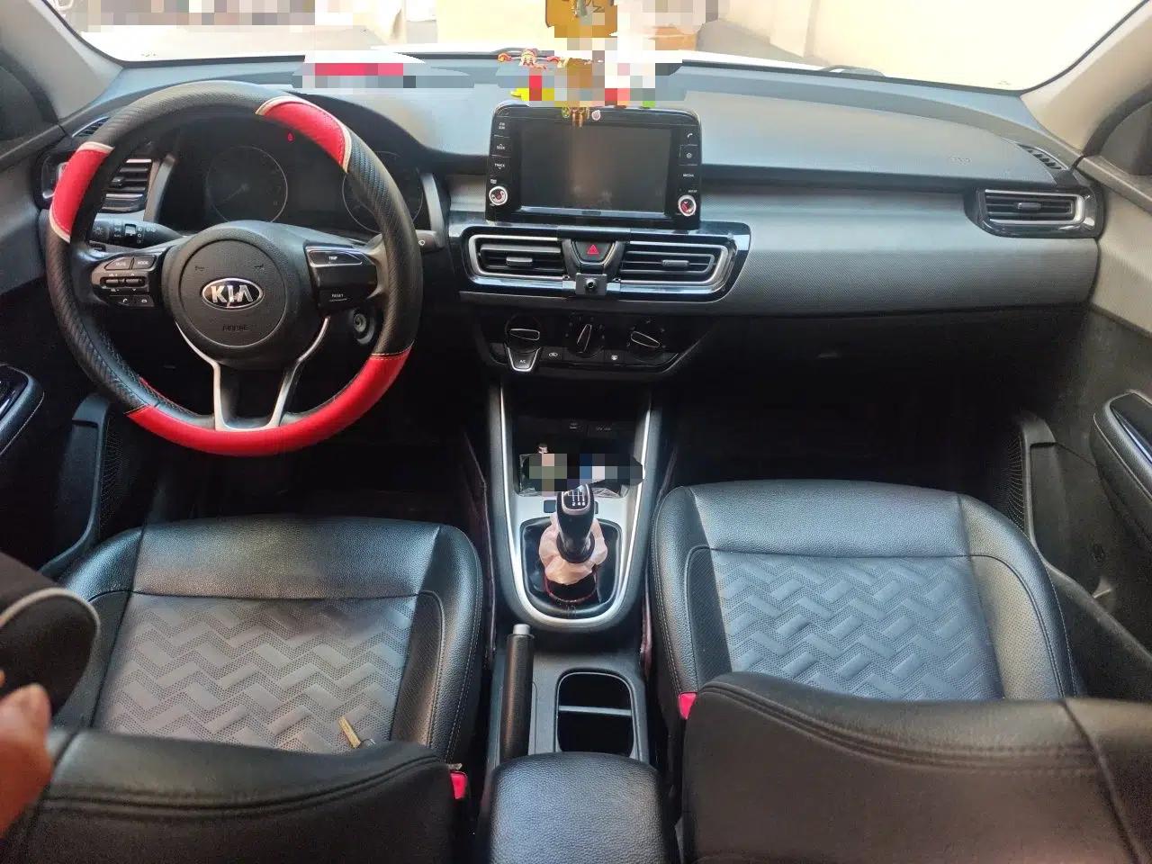 Kia Forte 2018 1.6L Manual Value Edition with Sunroof — миниатюра 9