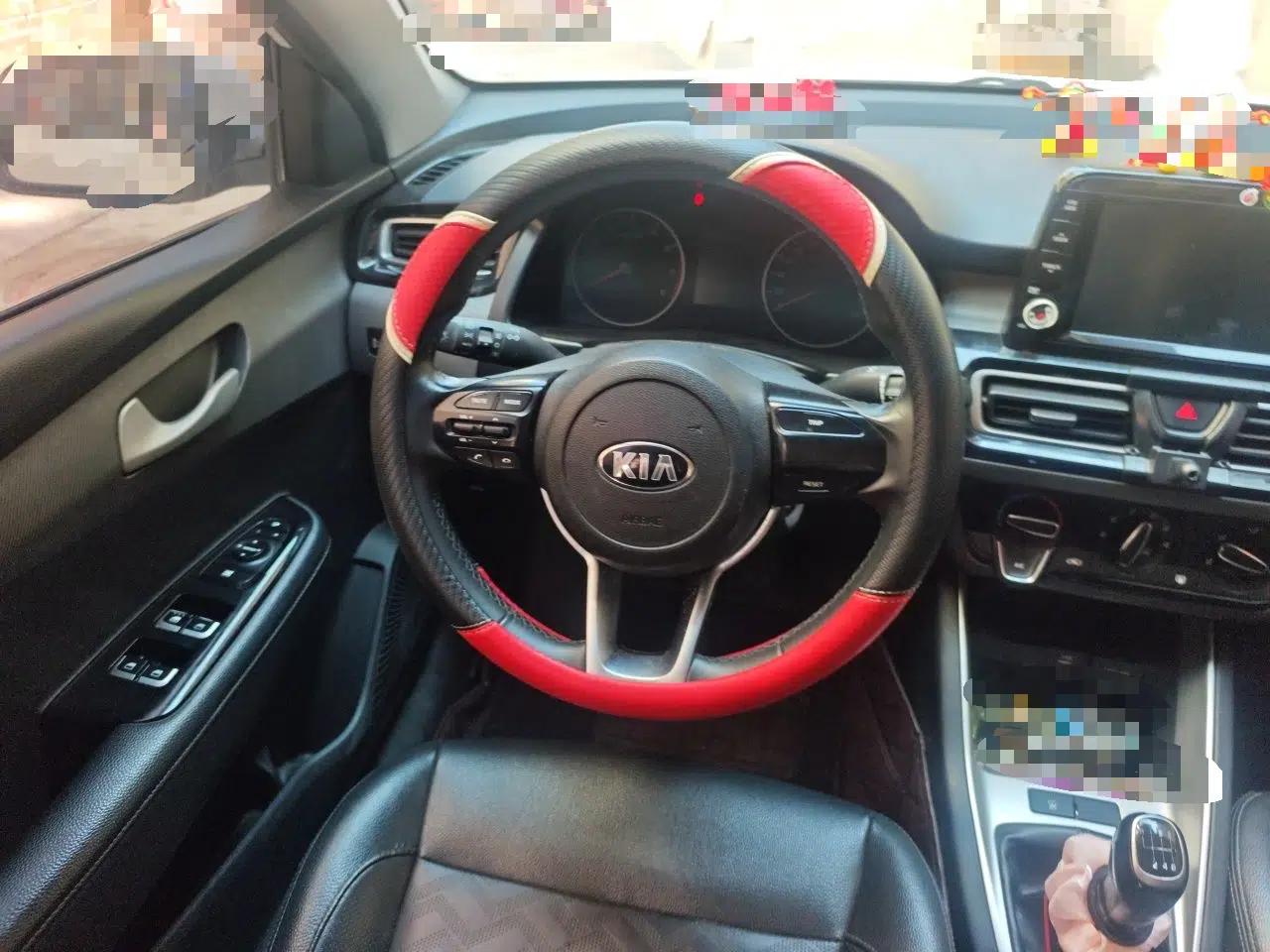 Kia Forte 2018 1.6L Manual Value Edition with Sunroof — миниатюра 10