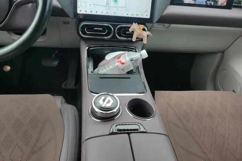 Leapmotor C11 2023 580 AWD Performance Edition — миниатюра 15