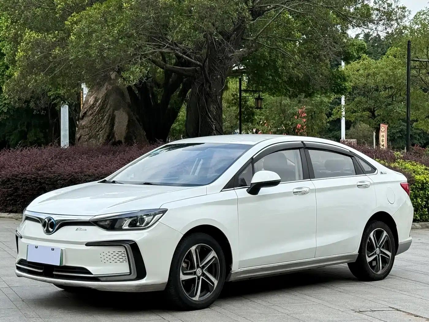 Beijing EU5 2018 R500 Smart Wind Edition — миниатюра 1