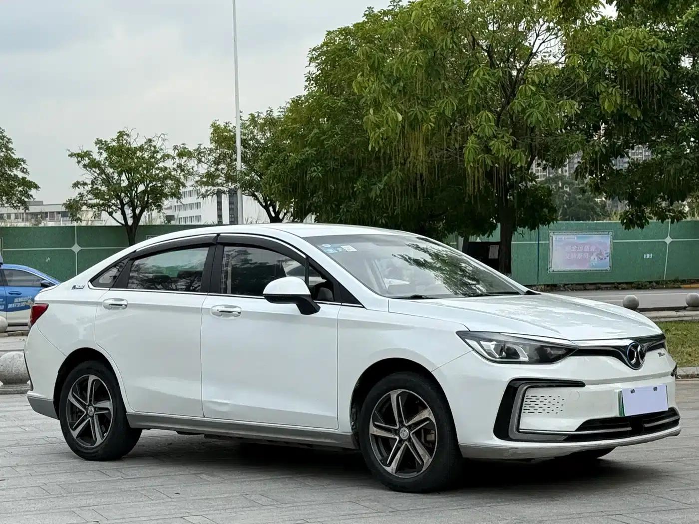 Beijing EU5 2018 R500 Smart Wind Edition — миниатюра 3