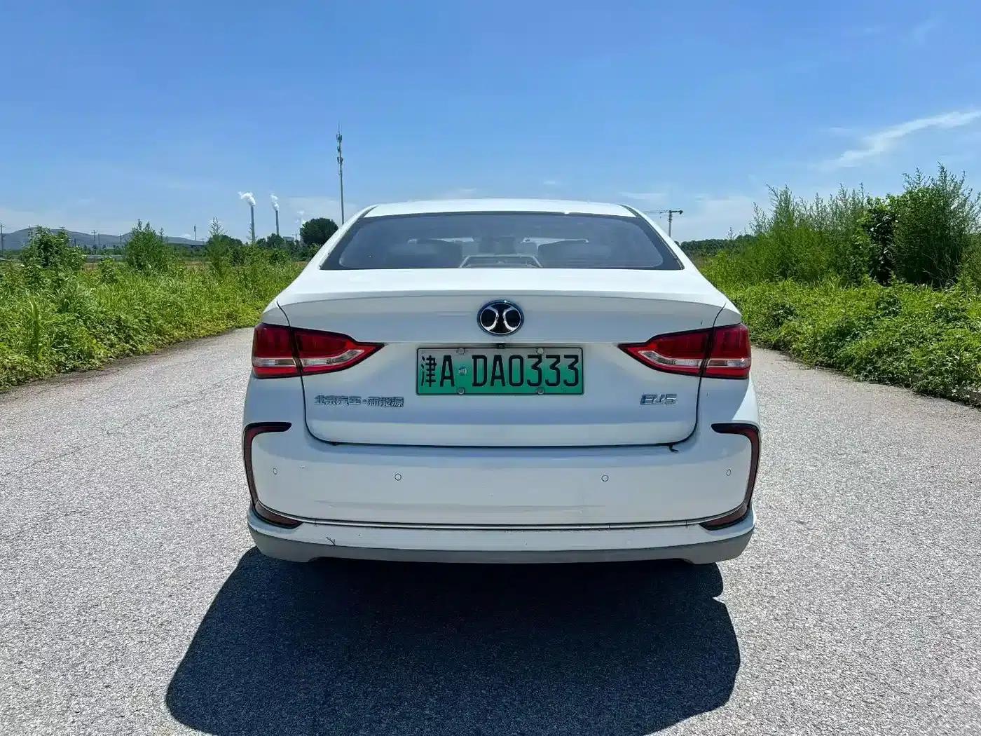 Beijing EU5 2018 R500 Smart Wind Edition — миниатюра 5