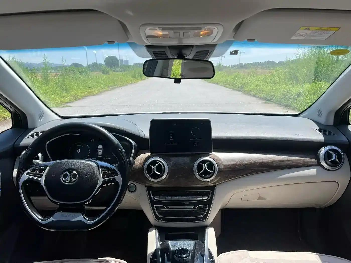 Beijing EU5 2018 R500 Smart Wind Edition — миниатюра 7