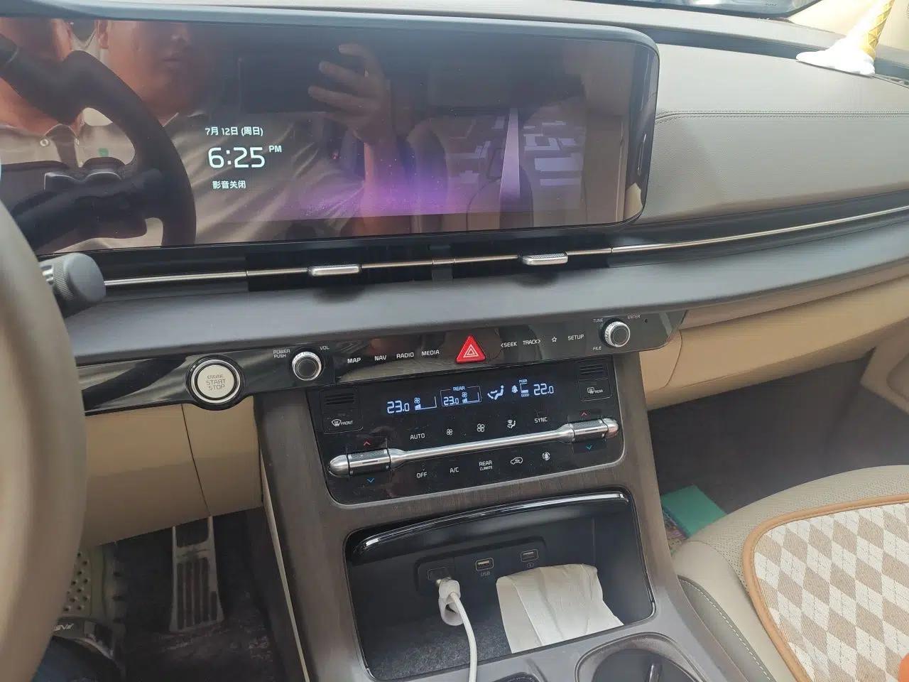 Kia Carnival 2021 2.0T Flagship Edition — миниатюра 13