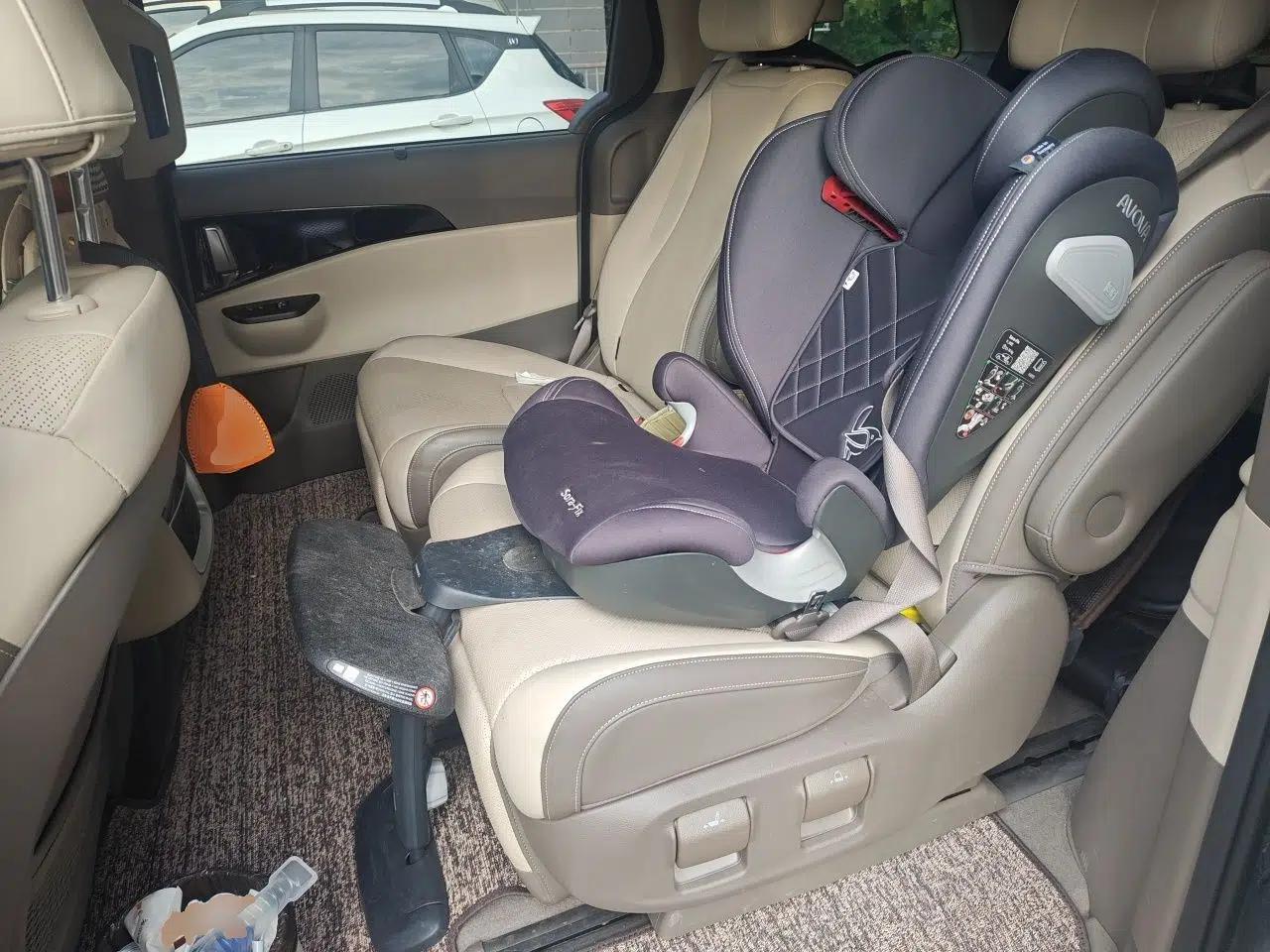 Kia Carnival 2021 2.0T Flagship Edition — миниатюра 17