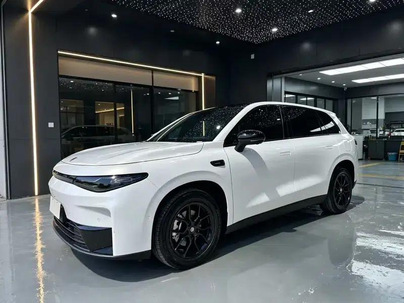 Leapmotor C10 2024 Range Extended Electric 210 Smart Edition — миниатюра 1