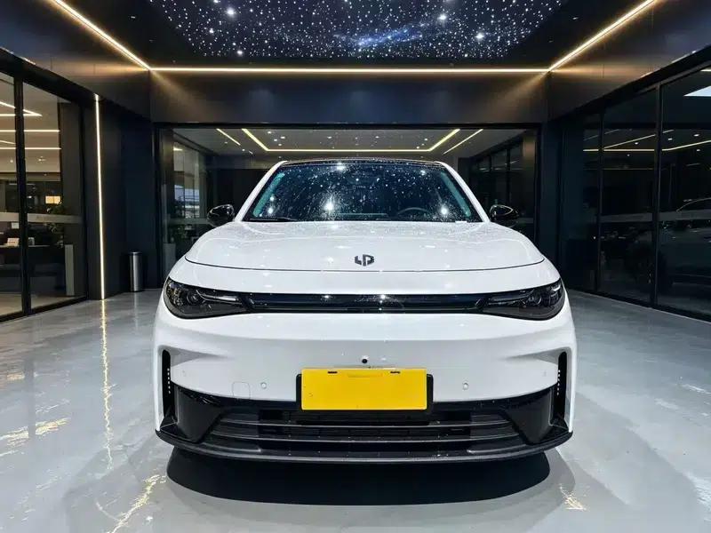 Leapmotor C10 2024 Range Extended Electric 210 Smart Edition — миниатюра 2