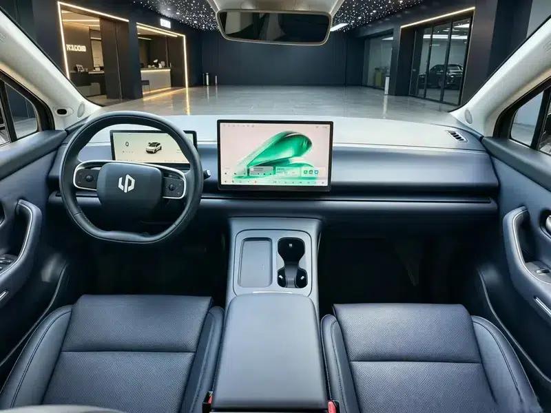 Leapmotor C10 2024 Range Extended Electric 210 Smart Edition — миниатюра 8