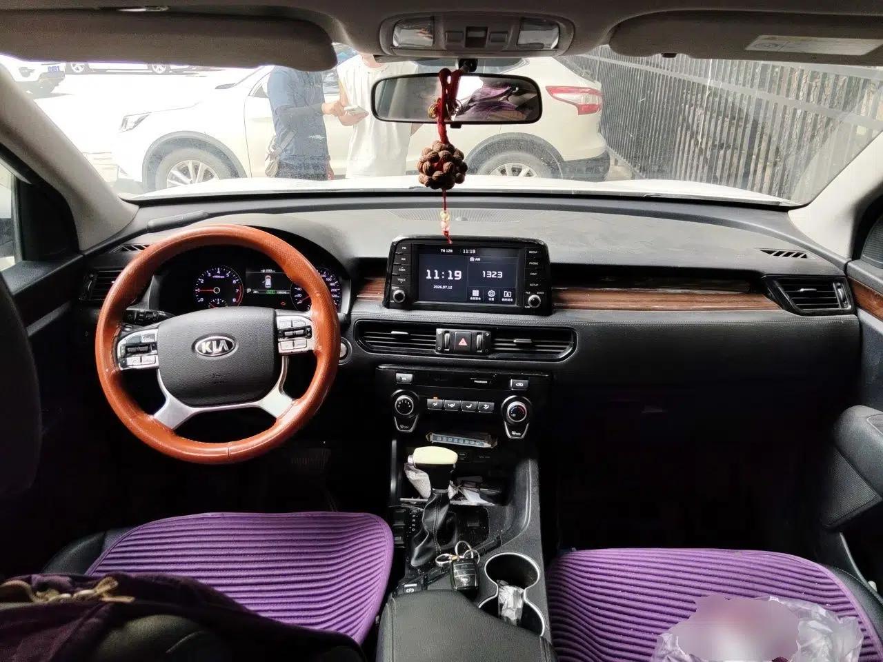 Kia KX7 2017 2.4L Automatic 2WD GLS 5-Seater — миниатюра 9