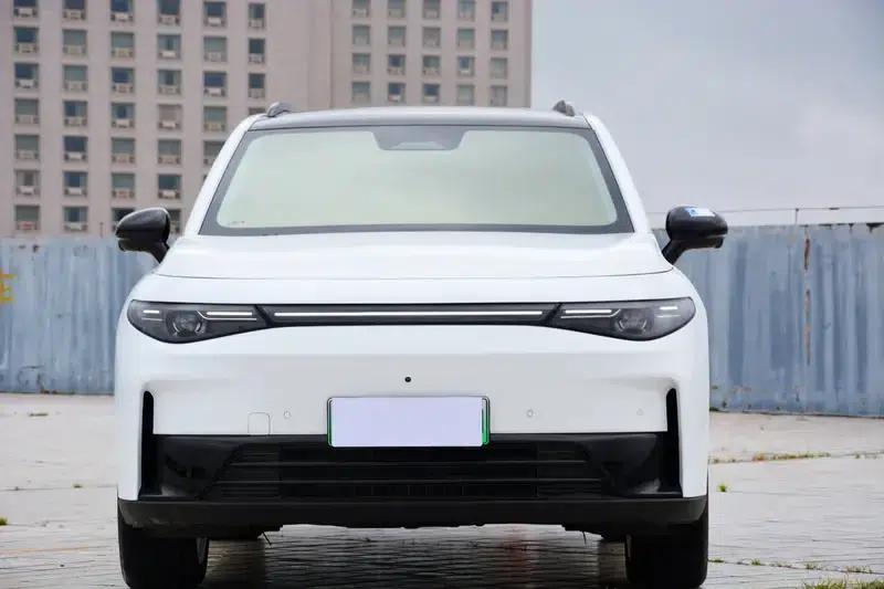 Leapmotor C16 2024 Range Extended Electric 200 Premium Edition — миниатюра 2