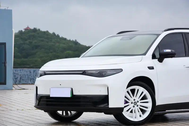 Leapmotor C16 2024 Range Extended Electric 200 Premium Edition — миниатюра 12