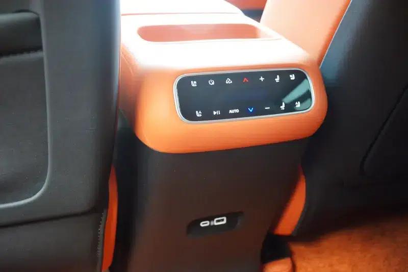 Leapmotor C16 2024 Range Extended Electric 200 Premium Edition — миниатюра 20